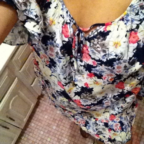 Tier layered cold shoulder Floral Dress - Picture 6 of 6